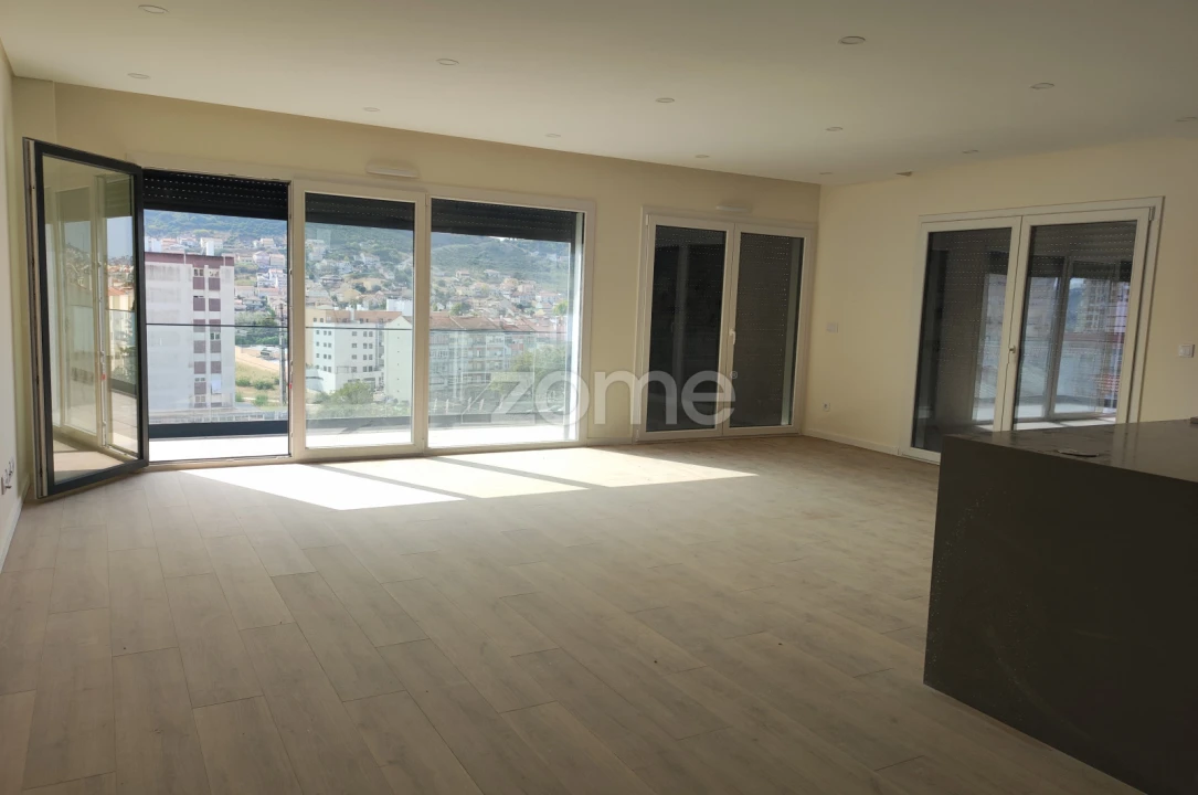 Apartamento T4 para Venda em Odivelas Foto 48