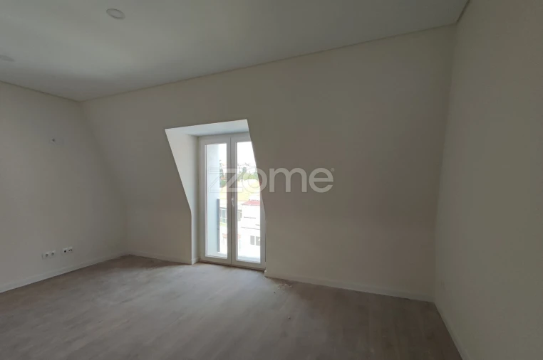 Apartamento T4 para Venda em Odivelas Foto 7