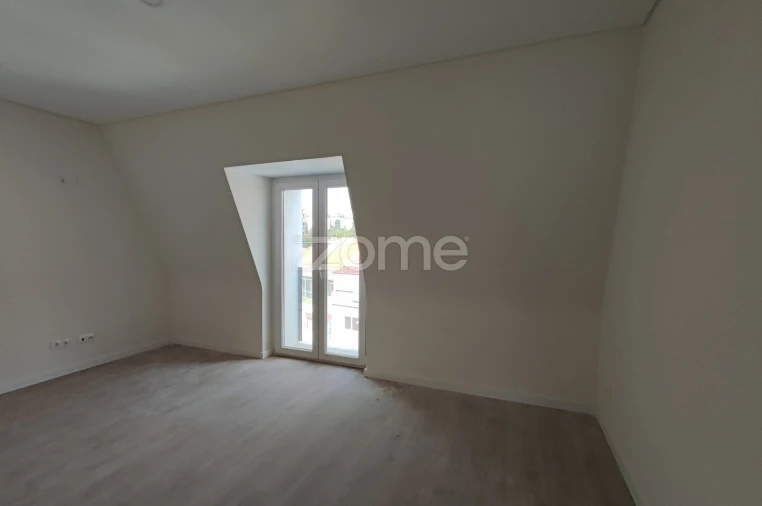 Apartamento T4 para Venda em Odivelas Foto 8