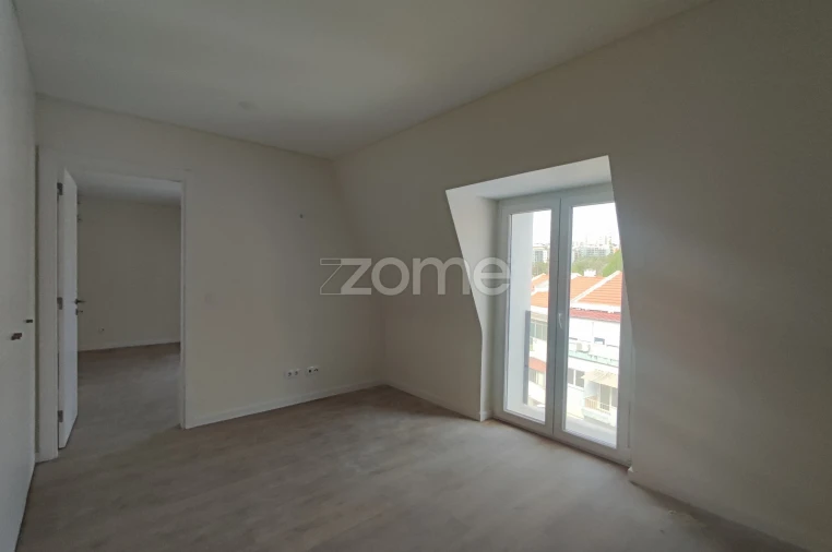 Apartamento T4 para Venda em Odivelas Foto 11