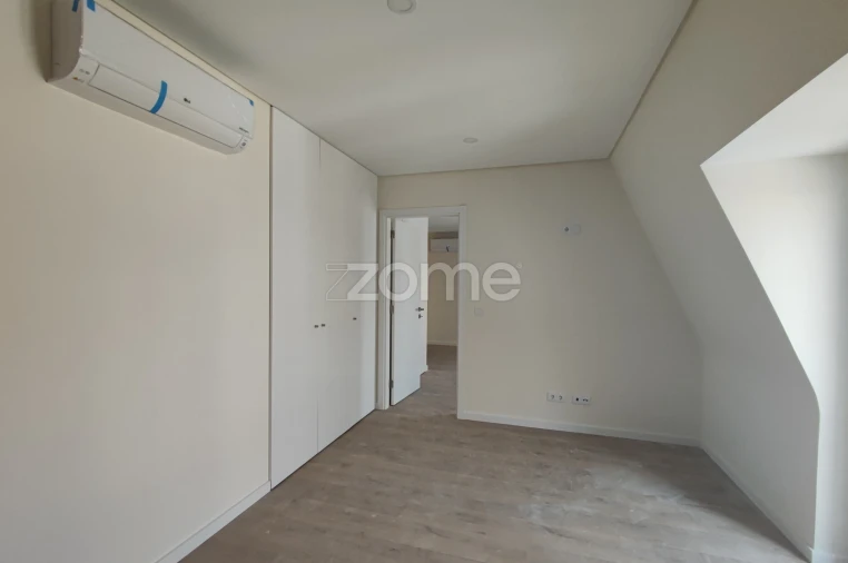 Apartamento T4 para Venda em Odivelas Foto 13