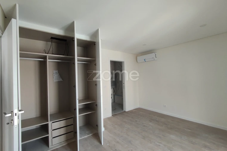 Apartamento T4 para Venda em Odivelas Foto 14