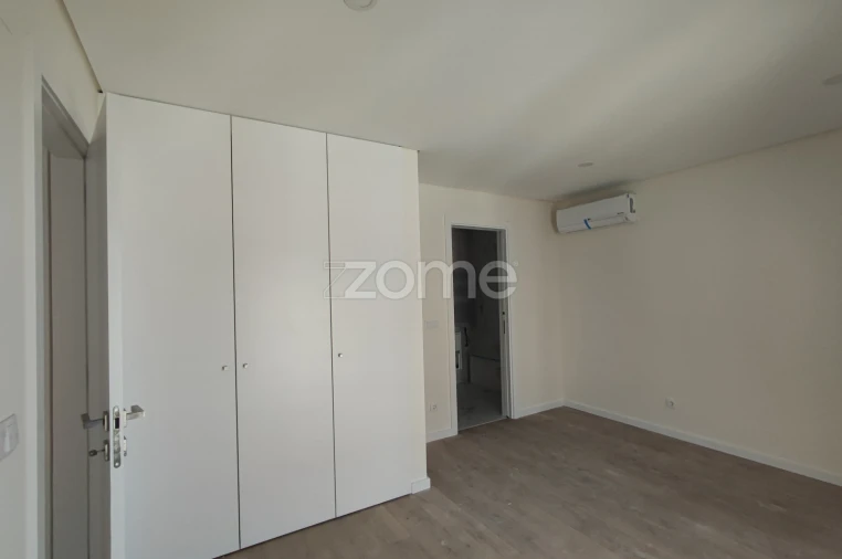 Apartamento T4 para Venda em Odivelas Foto 15