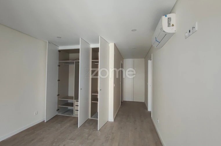 Apartamento T4 para Venda em Odivelas Foto 27