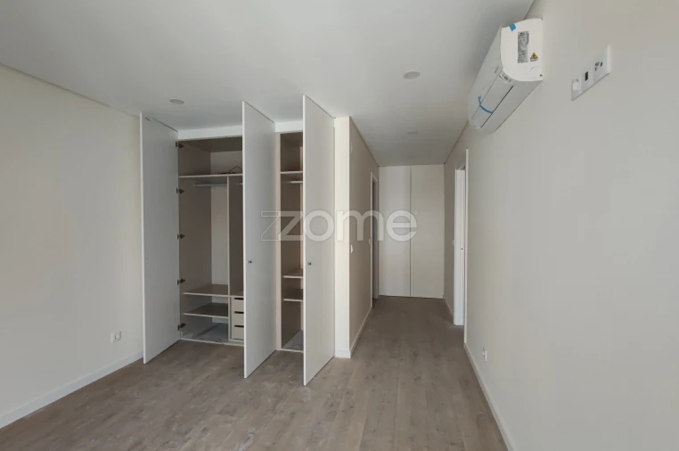 Apartamento T4 para Venda em Odivelas Foto 28