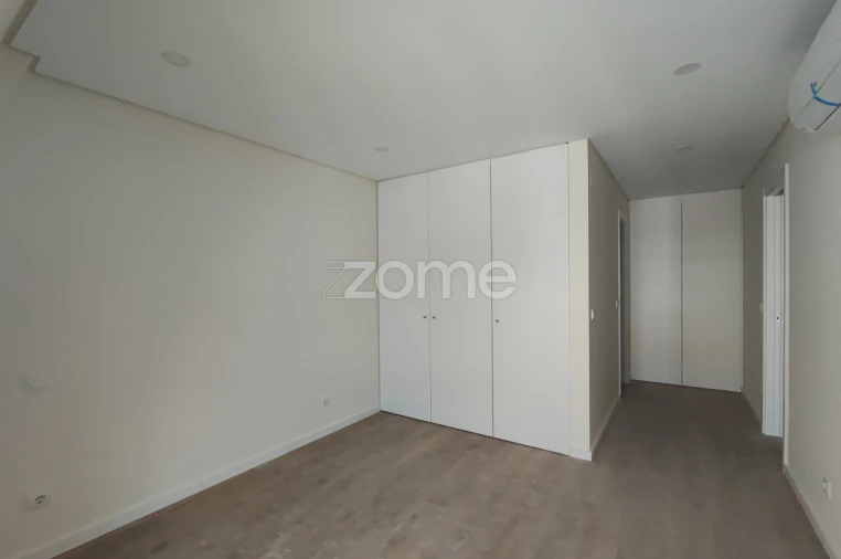 Apartamento T4 para Venda em Odivelas Foto 33