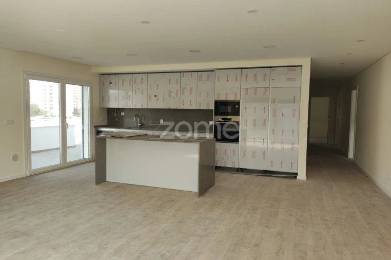 Apartamento T4 para Venda em Odivelas Foto 44