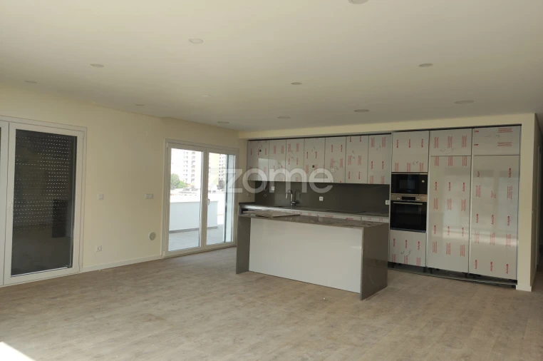 Apartamento T4 para Venda em Odivelas Foto 46