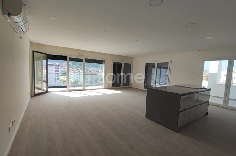 Apartamento T4 para Venda em Odivelas Foto 52