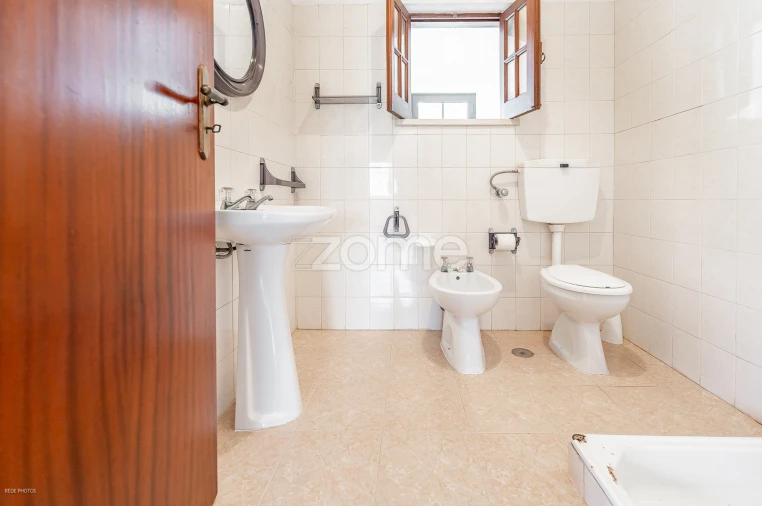 Moradia T4 para Venda em Ventosa Foto 12