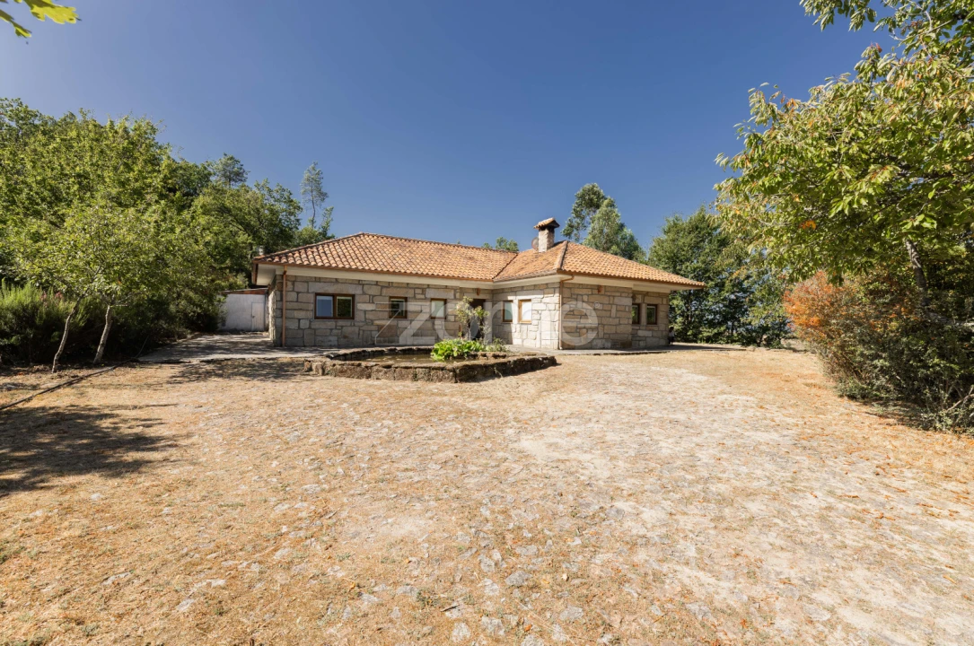 Moradia T3 para Venda em Campo do Geres Foto 27