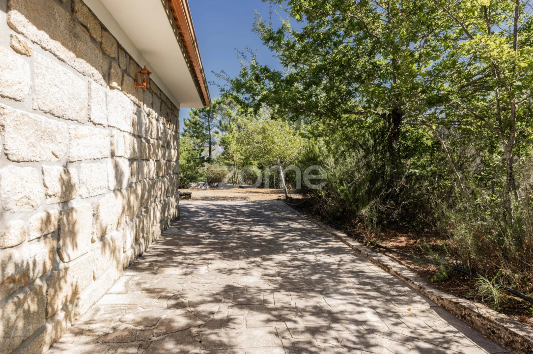 Moradia T3 para Venda em Campo do Geres Foto 31