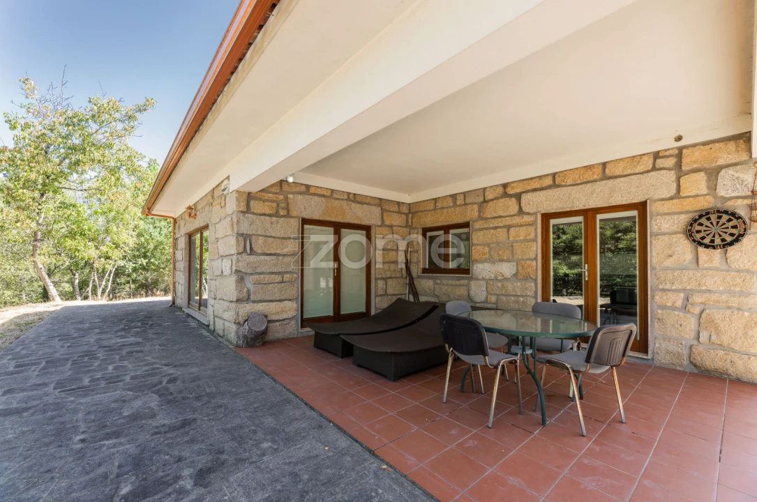 Moradia T3 para Venda em Campo do Geres Foto 2