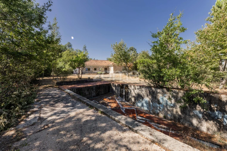 Moradia T3 para Venda em Campo do Geres Foto 32