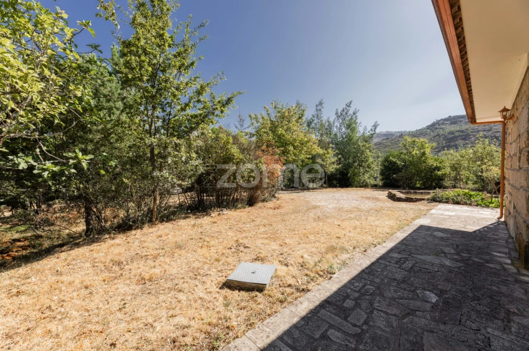 Moradia T3 para Venda em Campo do Geres Foto 30