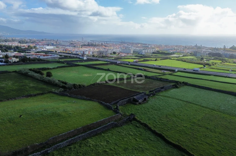 Terreno para Venda em Arrifes Foto 9