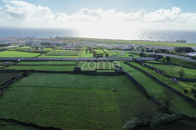 Terreno para Venda em Arrifes Foto 10