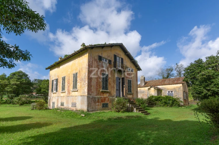 Moradia T8 para Venda em Sete Cidades Foto 1