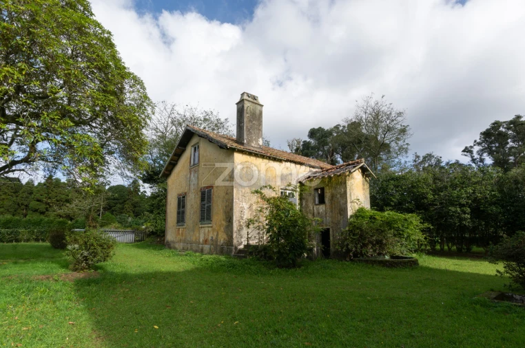 Moradia T8 para Venda em Sete Cidades Foto 6