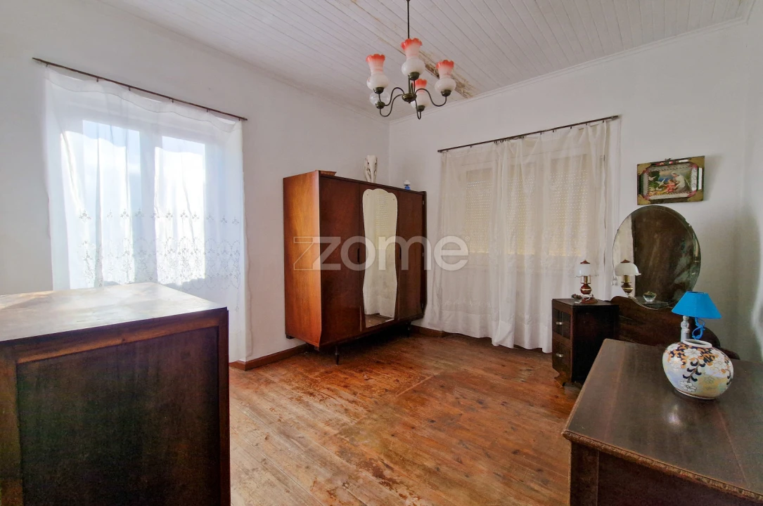 Moradia T4 para Venda em Cabouco Foto 12