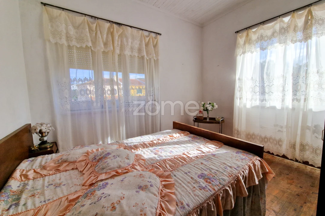 Moradia T4 para Venda em Cabouco Foto 13