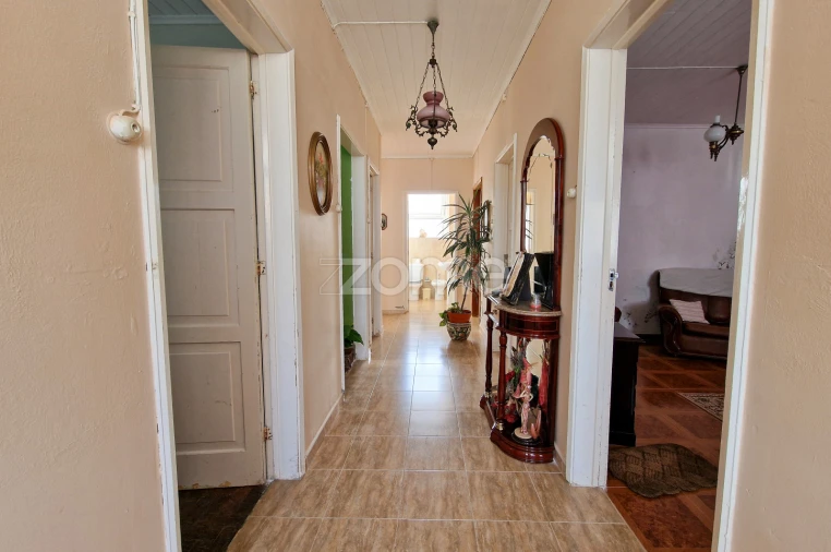 Moradia T4 para Venda em Cabouco Foto 2