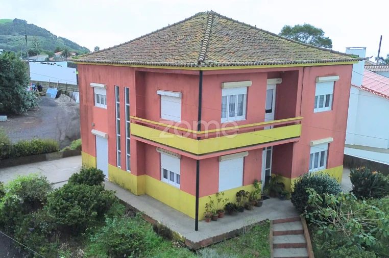 Moradia T4 para Venda em Cabouco Foto 15