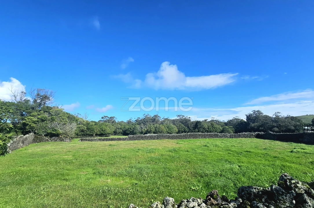 Terreno para Venda em Rabo de Peixe Foto 6
