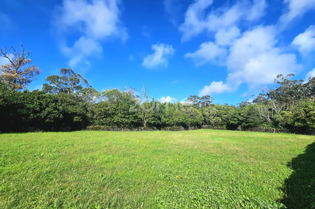 Terreno para Venda em Rabo de Peixe Foto 9