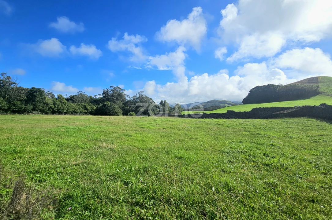 Terreno para Venda em Rabo de Peixe Foto 10