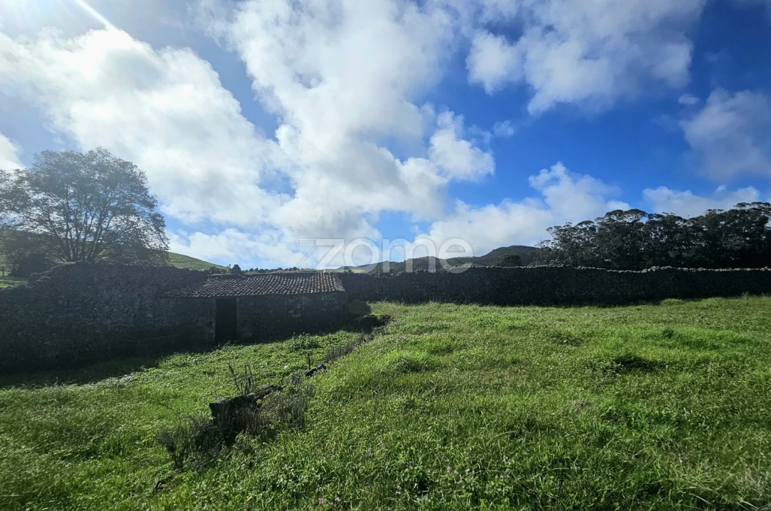 Terreno para Venda em Rabo de Peixe Foto 11