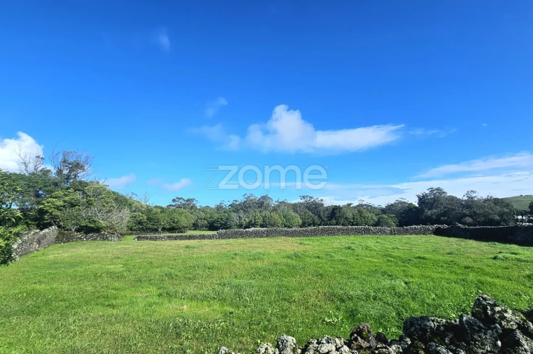 Terreno para Venda em Rabo de Peixe Foto 6