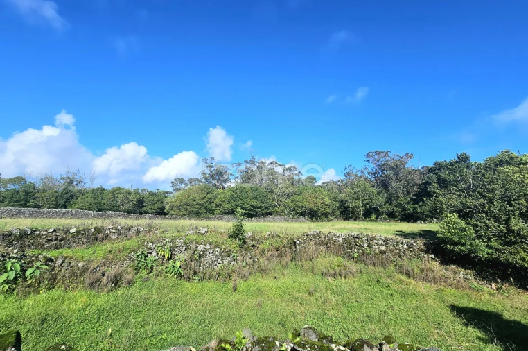 Terreno para Venda em Rabo de Peixe Foto 7