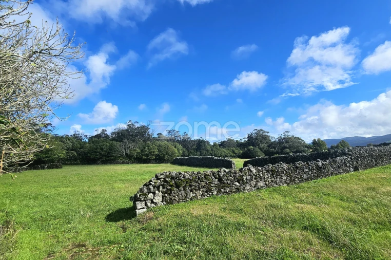 Terreno para Venda em Rabo de Peixe Foto 8