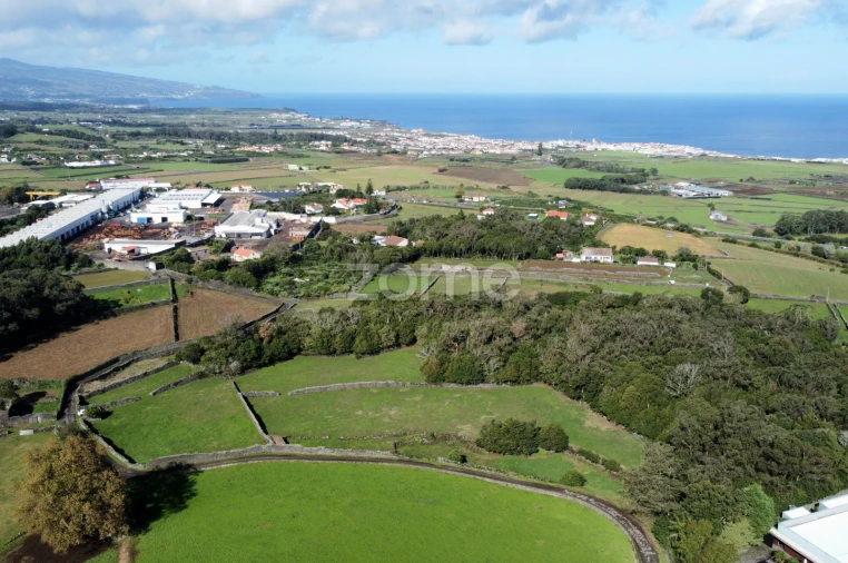 Terreno para Venda em Rabo de Peixe Foto 16