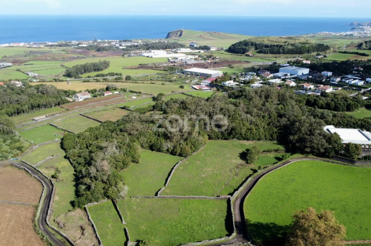 Terreno para Venda em Rabo de Peixe Foto 18