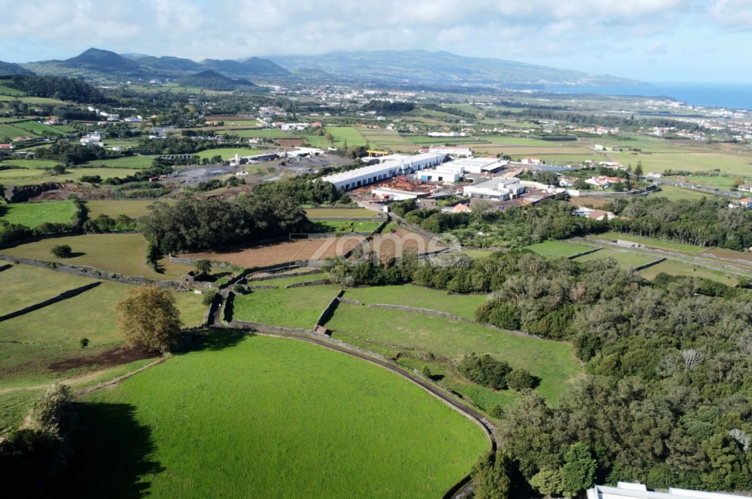 Terreno para Venda em Rabo de Peixe Foto 17