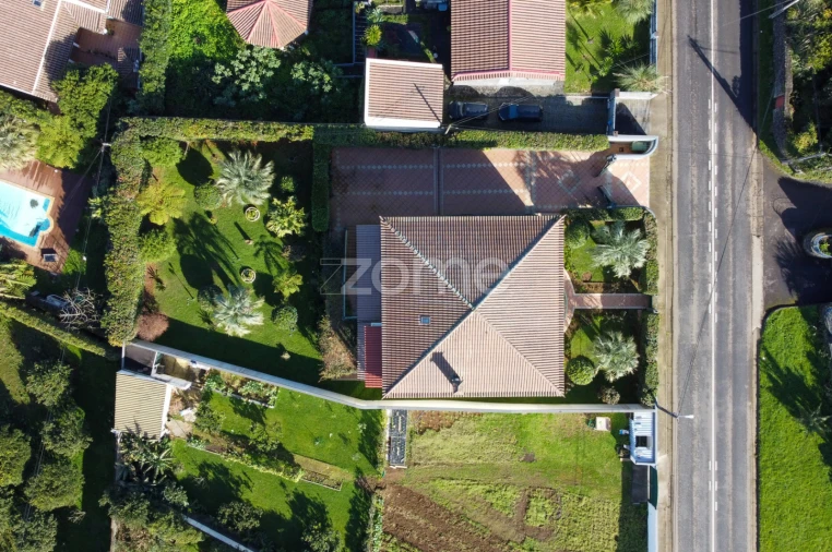 Moradia T4 para Venda em Pico da Pedra Foto 12