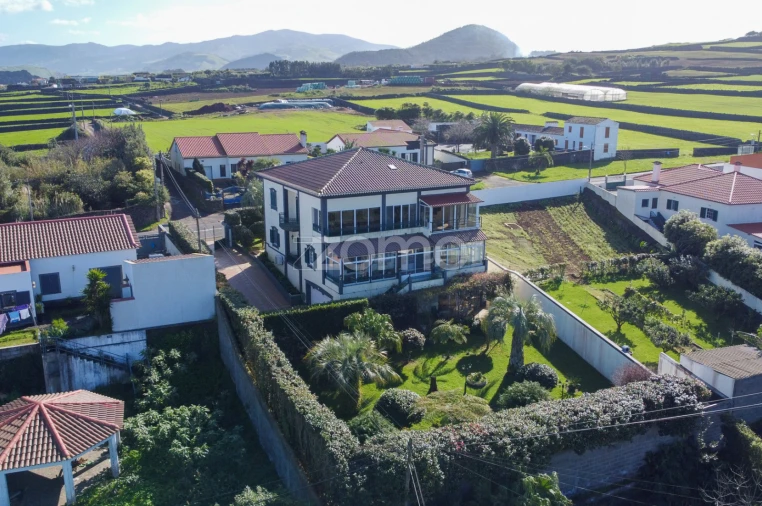 Moradia T4 para Venda em Pico da Pedra Foto 13