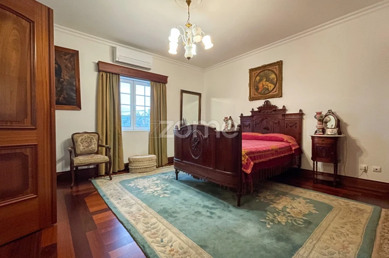 Moradia T4 para Venda em Pico da Pedra Foto 7