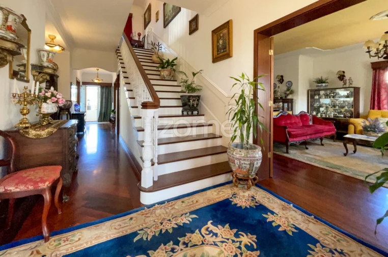 Moradia T4 para Venda em Pico da Pedra Foto 11