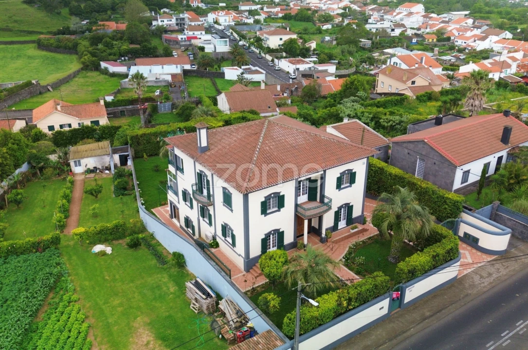 Moradia T4 para Venda em Pico da Pedra Foto 5