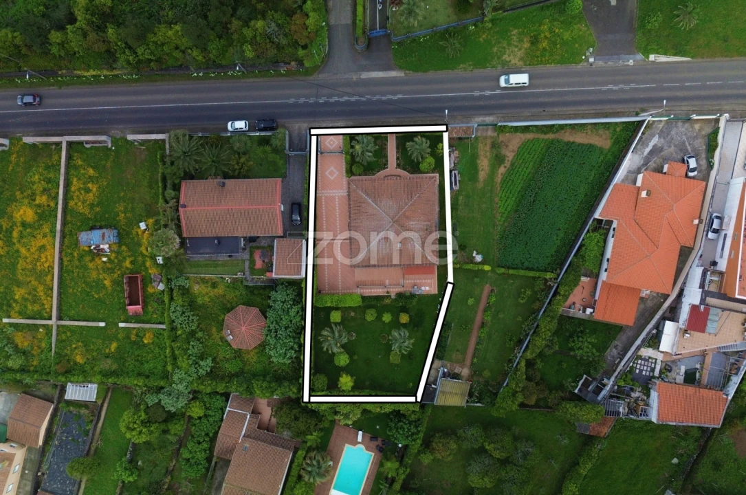 Moradia T4 para Venda em Pico da Pedra Foto 39