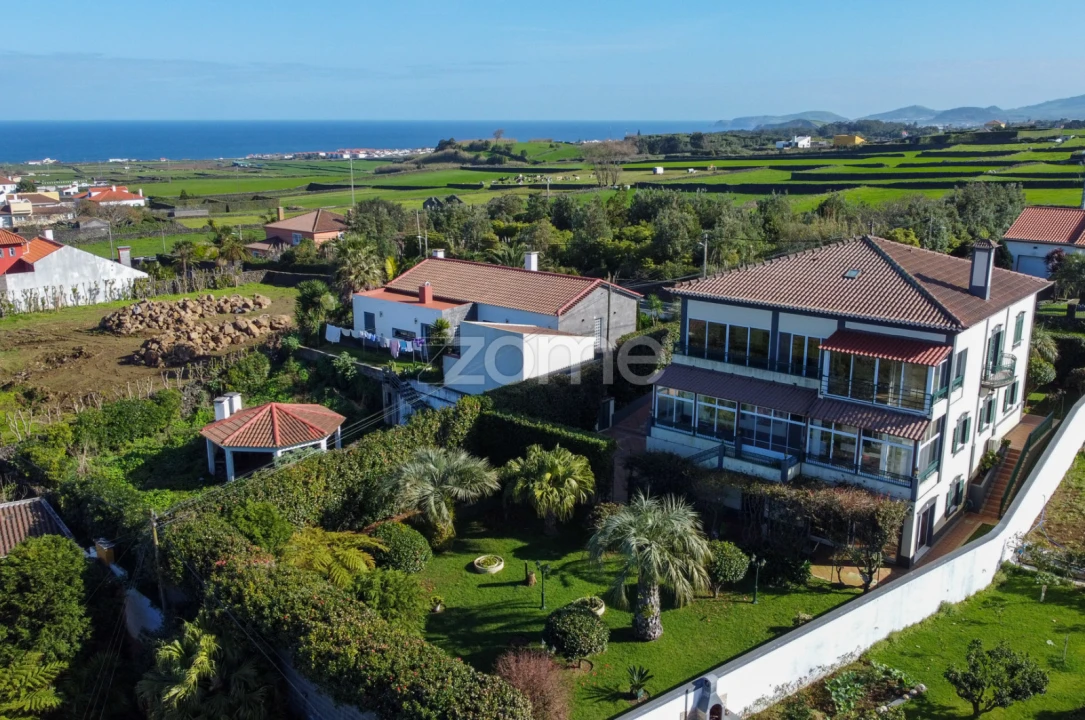 Moradia T4 para Venda em Pico da Pedra Foto 14