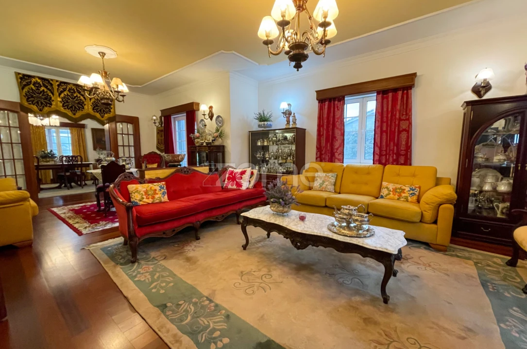 Moradia T4 para Venda em Pico da Pedra Foto 4