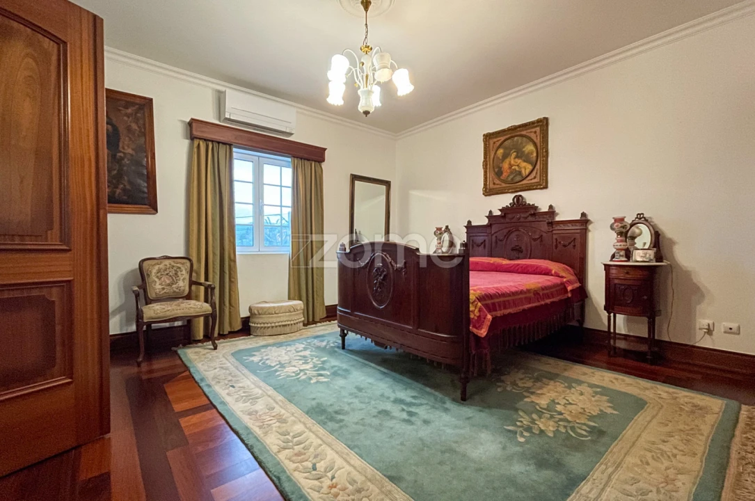 Moradia T4 para Venda em Pico da Pedra Foto 6