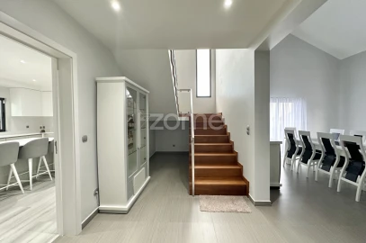 Moradia T6 para Venda em Pico da Pedra