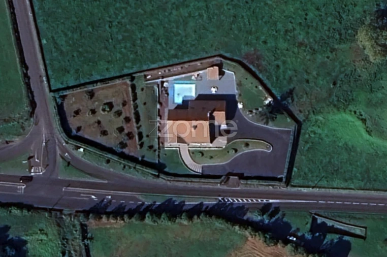 Moradia T6 para Venda em Pico da Pedra Foto 45