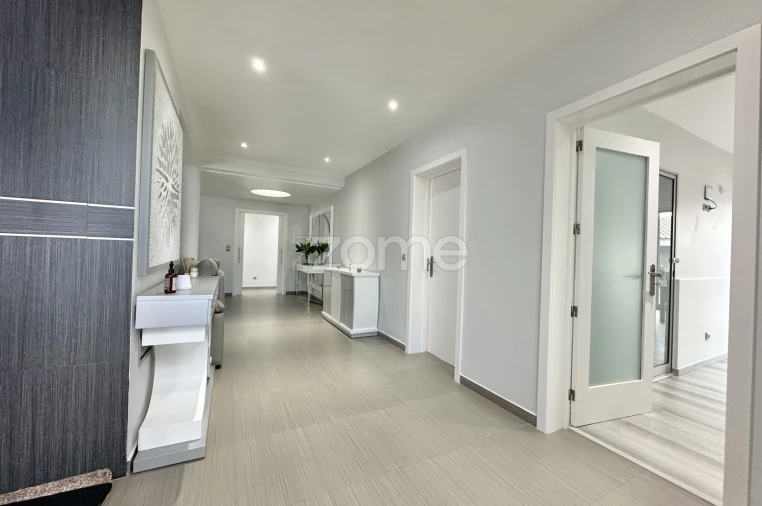 Moradia T6 para Venda em Pico da Pedra Foto 20