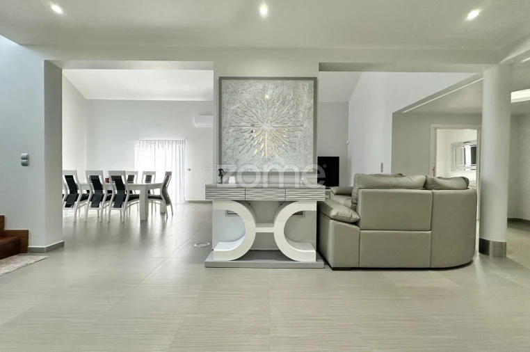 Moradia T6 para Venda em Pico da Pedra Foto 8